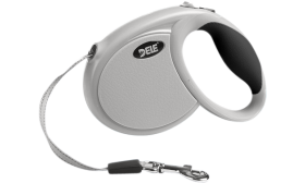 Szara zwijana smycz dla psa z ergonomiczną czarną rączką, miękki uchwyt, z metalowym klipsem do bezpiecznego przypięcia.